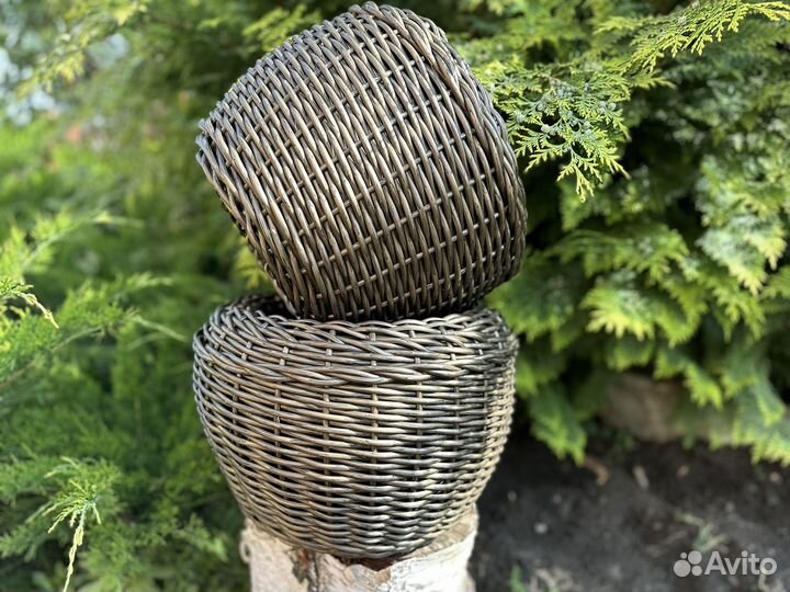 Кашпо из искусственного ротанга