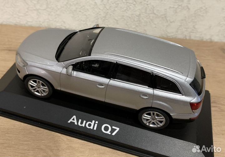 Audi Q7 4.2. Schuco. 1:43