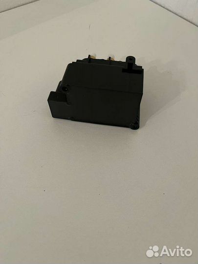 Блок клапанов пневмоподвески audi A6 C5 allroad A8