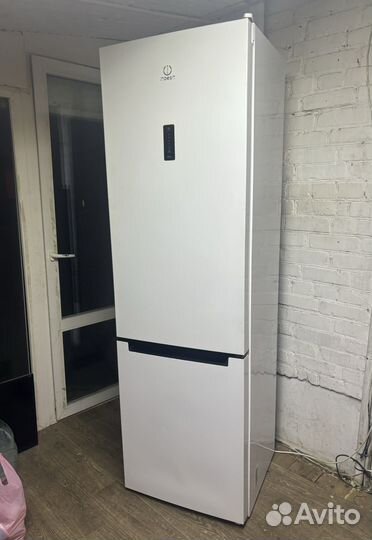 Холодильник Indesit No Frost