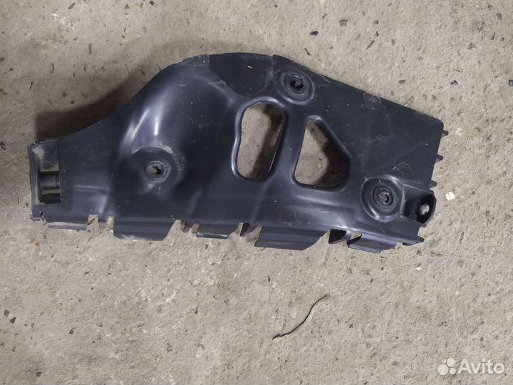 Кронштейн бампера L R renault sandero 1