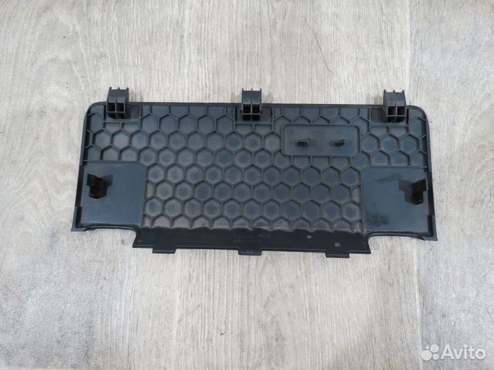 Крышка блока предохранителей Volkswagen Polo