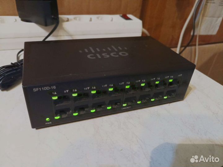 Сетевой коммутатор Cisco SF110D-16