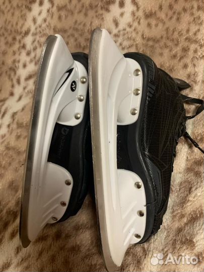 Коньки хоккейные