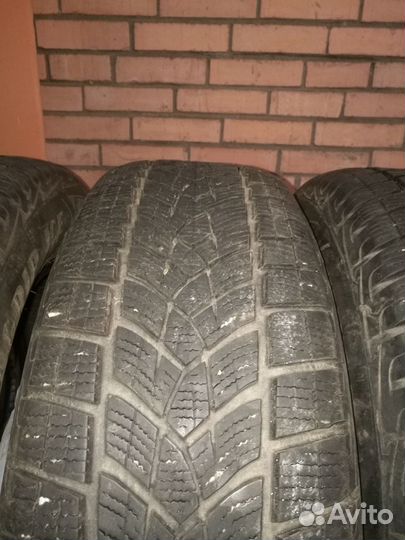Goodyear UltraGrip Ice SUV 225/65 R17 102
