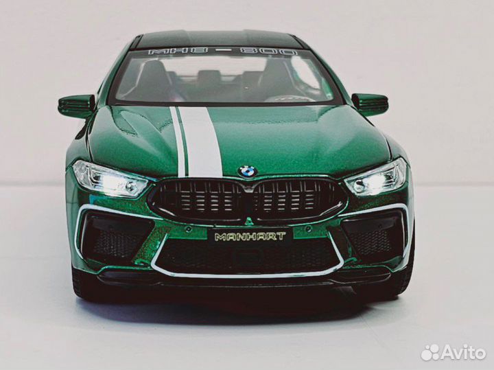 Модель машины BMW M8 зеленый 1:24