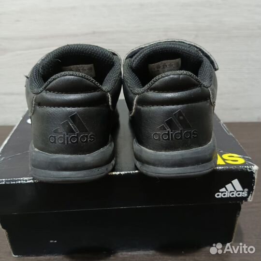 Детские кроссовки adidas