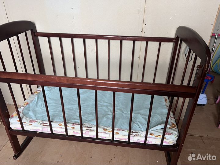 Кроватка для новорожденных