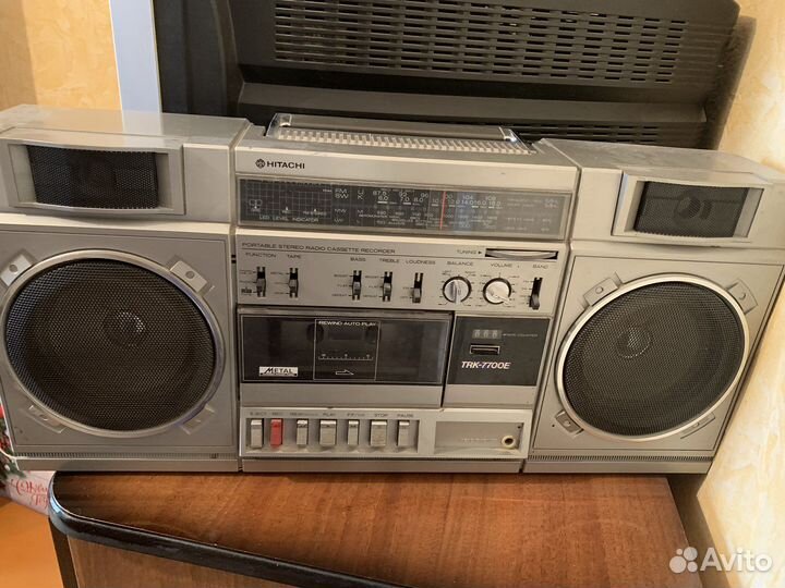 Магнитола Hitachi TRK-7700E