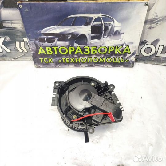 Моторчик отопителя Peugeot 406