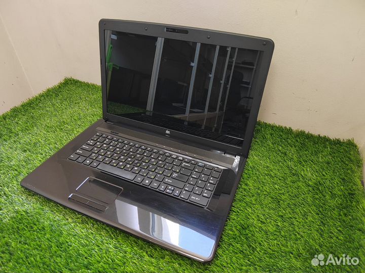 DNS (Core i7/8 RAM/SSD/17.3