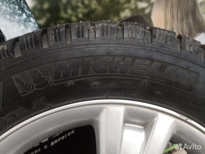 Michelin Latitude X-Ice North 215/60 R17 96T