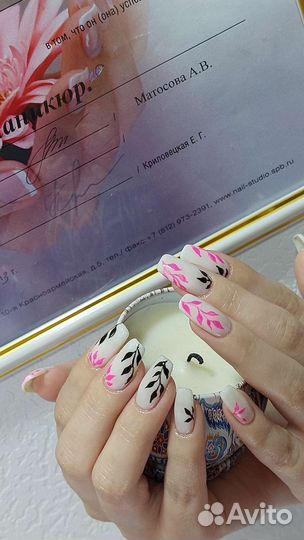 Маникюр, педикюр, коррекция + окраска бровей