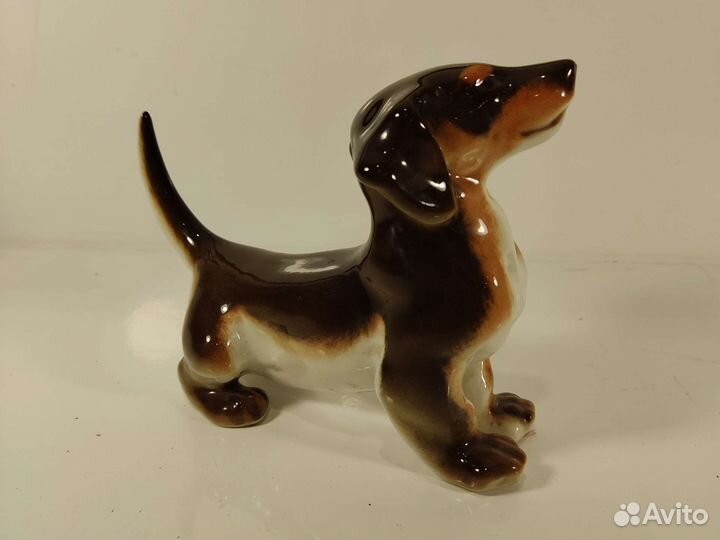 Статуэтка фарфоровая Такса