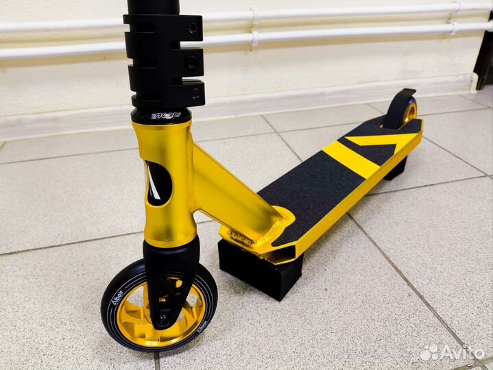 Трюковой самокат новый