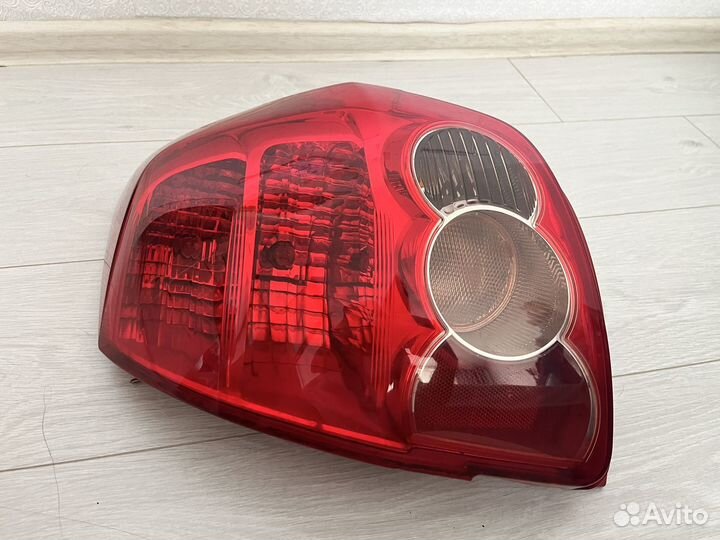 Фара задняя левая тойота аурис