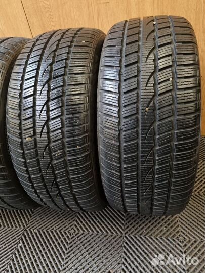 Windforce Snowblazer UHP 235/45 R18