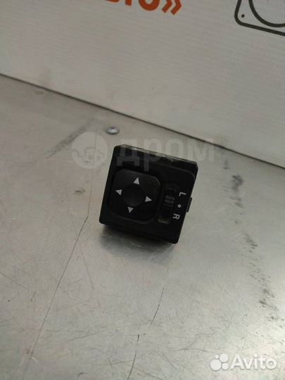 Кнопка регулировки зеркал lancer 10