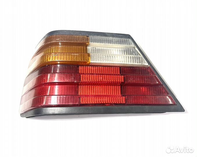 Фонарь задний Mercedes W124