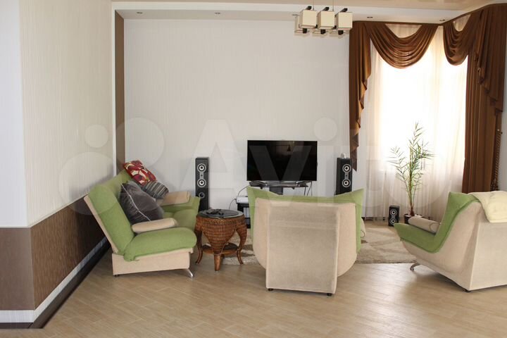 Дом 233 м² на участке 6 сот.