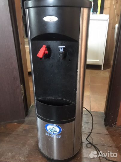 Кулер для воды Oasis