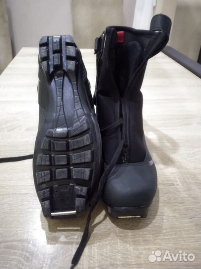 Лыжные ботинки коньковые nnn