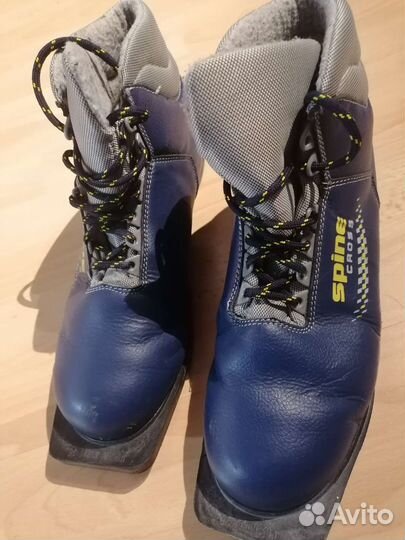 Лыжные ботинки