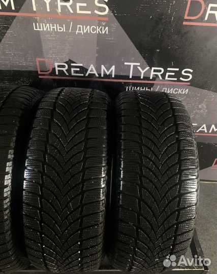 Goodyear UltraGrip Ice 2 215/55 R16