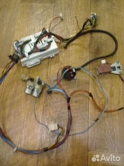 Запчасти на стиральную машинку indesit wisl 82