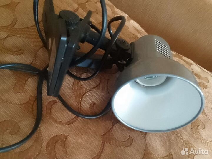 Плафоны для люстры и лампа настольная