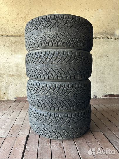Nokian Tyres Hakkapeliitta R2 245/40 R19 98R