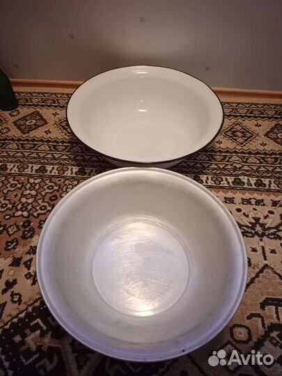 Тазы алюминиевый и эмалированный