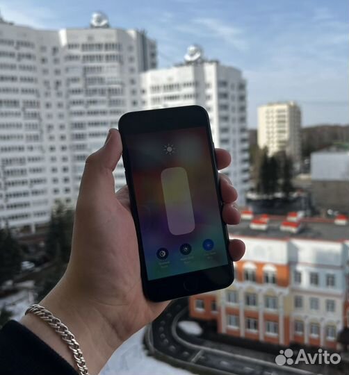 iPhone SE (2020), 64 ГБ