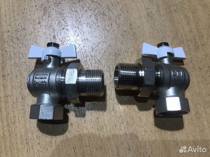 Кран шаровой угловой с американкой 1/2