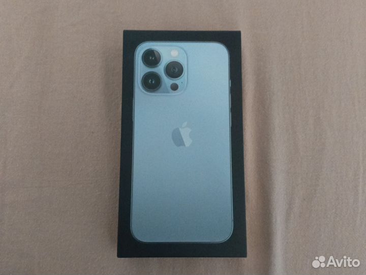 Коробка от iPhone 13 pro