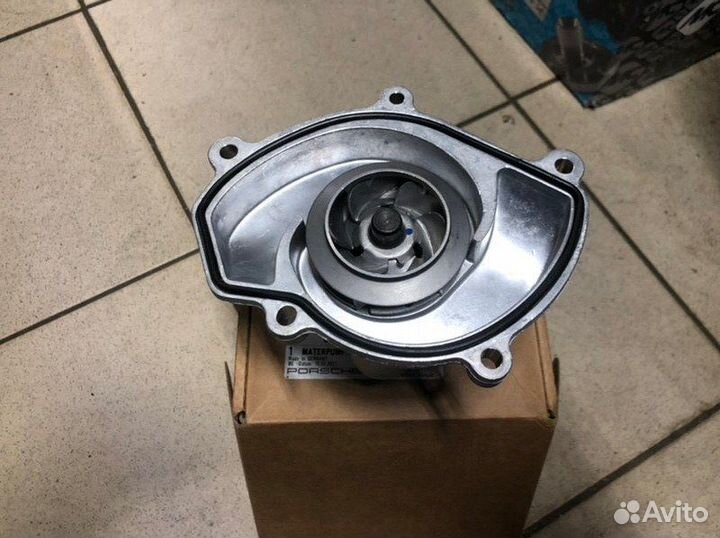 Помпа Porsche 2012