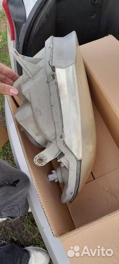 Фара передняя правая