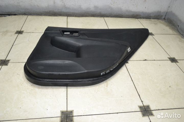 Обшивка двери задняя правая Toyota Camry 50