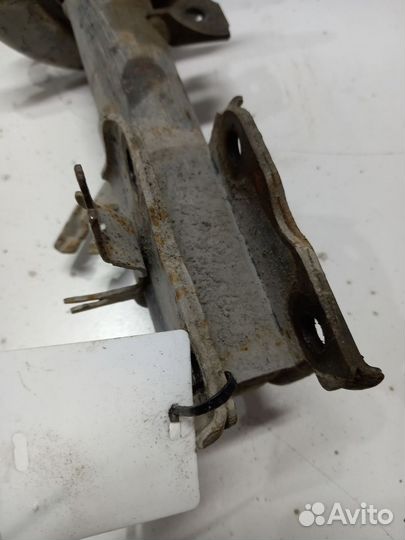 Nissan Qashqai (J10) I амортизатор передний левый