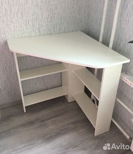 Угловой письменный стол. Новый, в упаковке