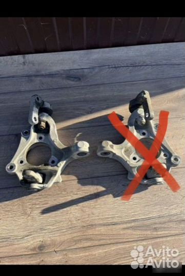 Поворотный кулак левый Opel Astra GTC 1.4 2012