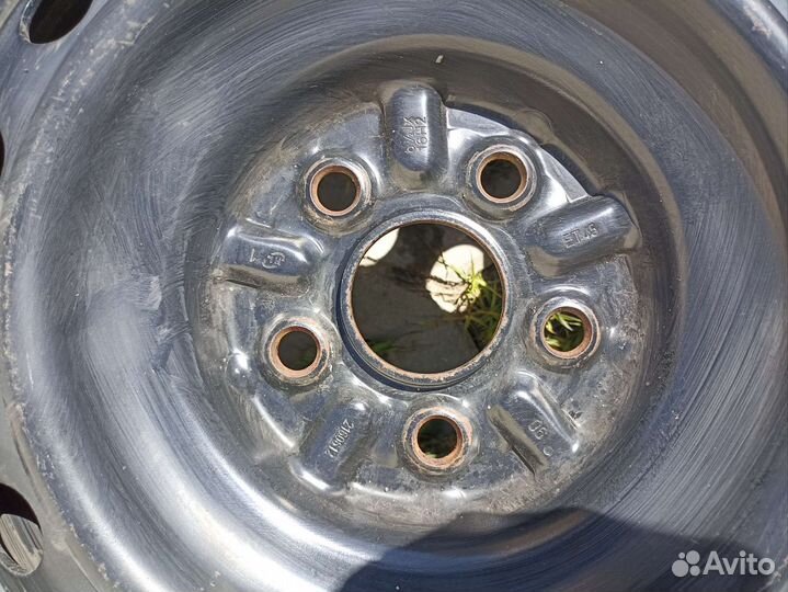 Штампованный диск r 16 тойота авенсис оригинал