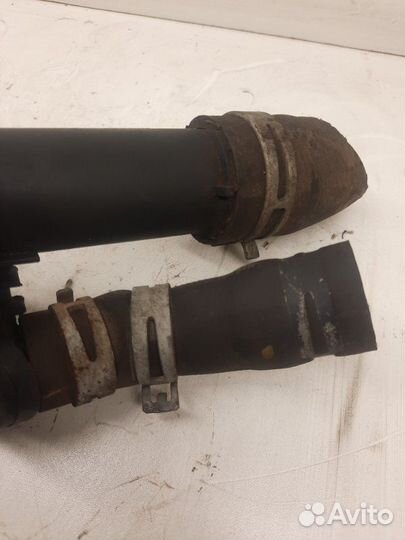 Патрубок термостата Peugeot 407 универсал 2.7 UHZ