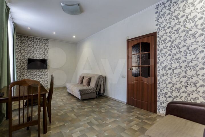 2-к. квартира, 60 м², 1/4 эт.