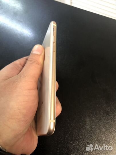 iPhone 8, 64 ГБ