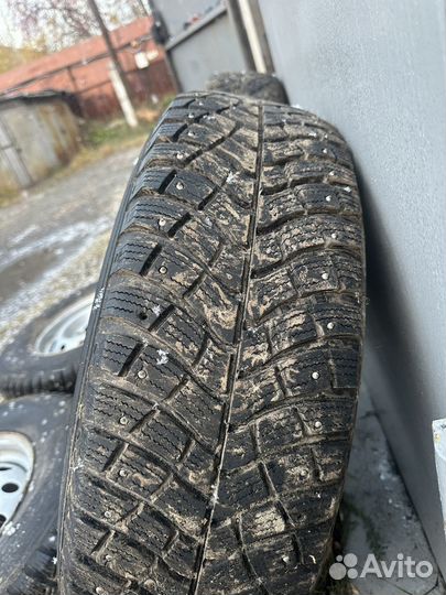 Комплет зимних колес r15 на ниву