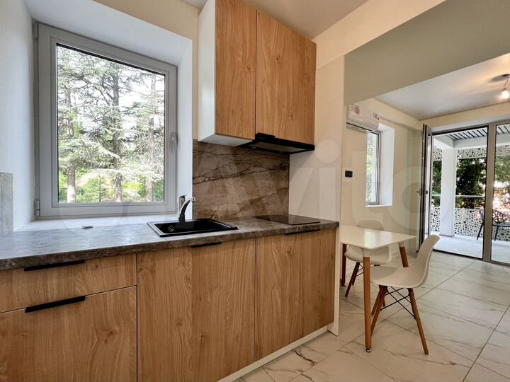 1-к. апартаменты, 37 м², 2/4 эт.