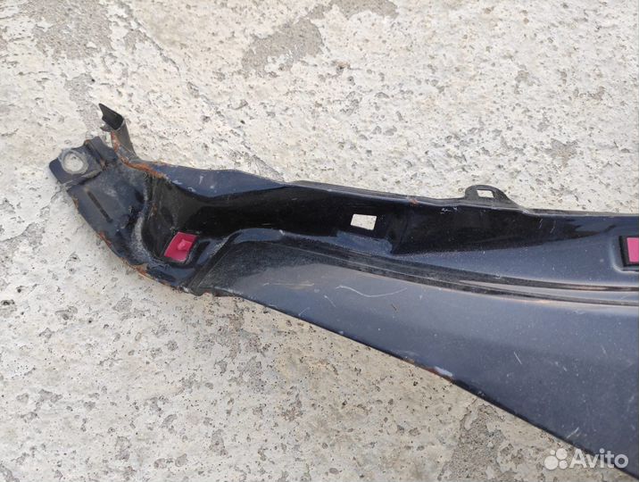 Крыло переднее левое повреждено Kia Sorento 2
