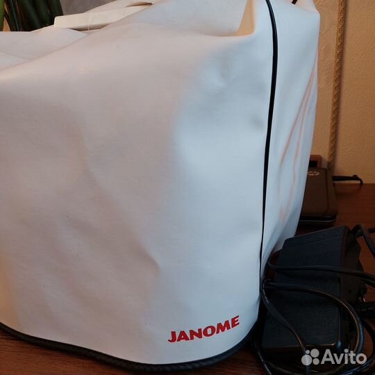 Швейная машинка janome Cover Pro 2 новая