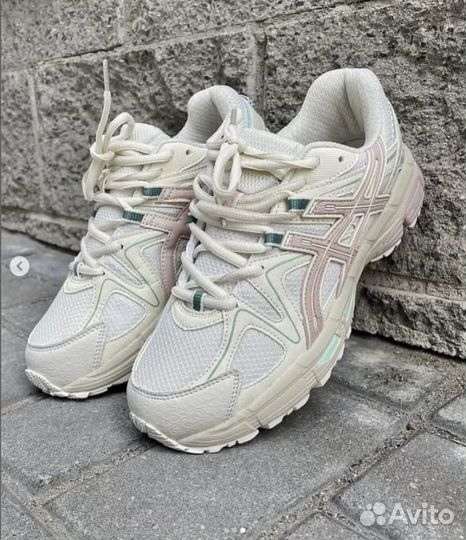 Кроссовки женские asics